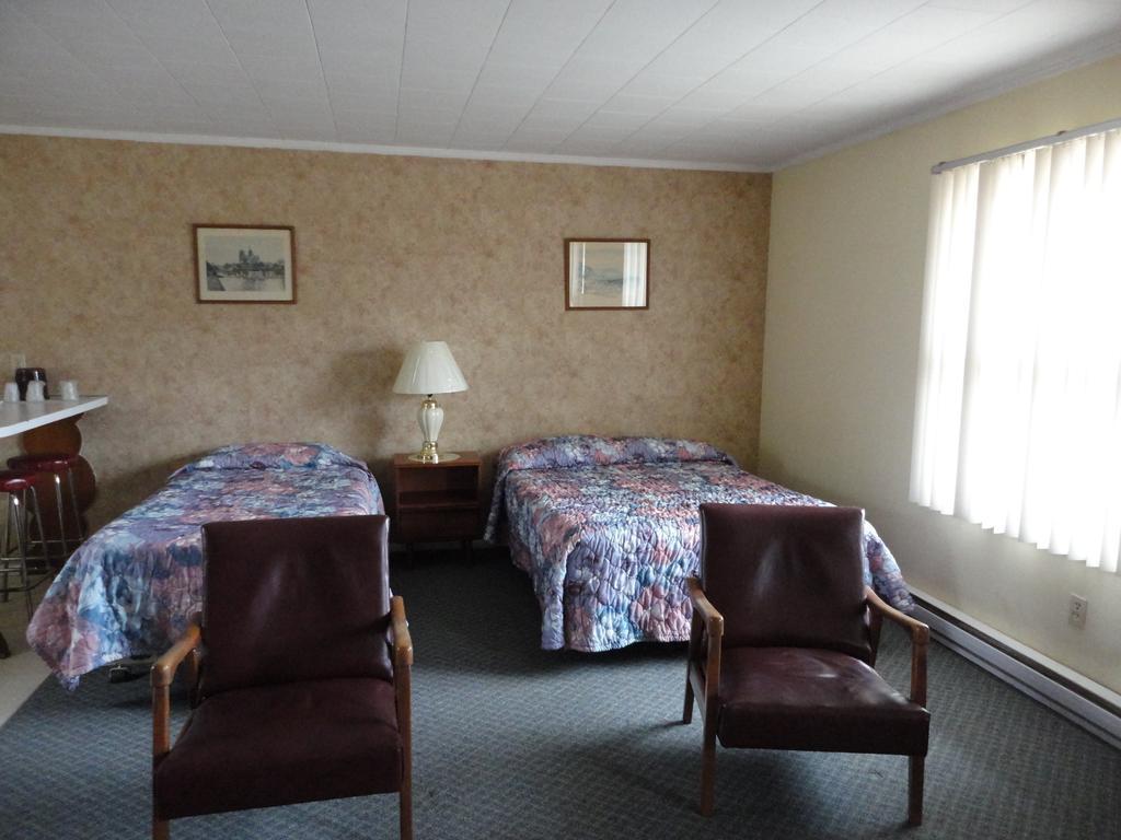 Hipwell'S Motel Fonthill Eksteriør billede